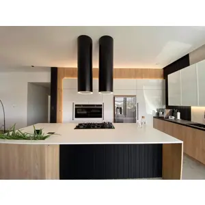 CIARKO DESIGN otočna napa TUBUS W LONG CRNA