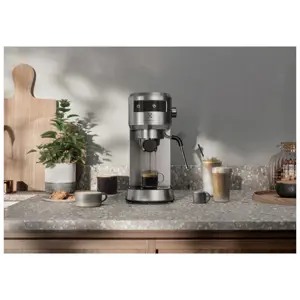 electrolux-aparat-za-kavu-e6ec1-6st-25160-230201.webp