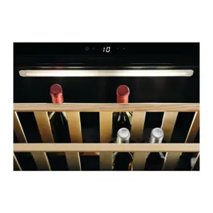 ugradbeni-hladnjak-za-vino-electrolux-kbw5x-56057-01090232.webp